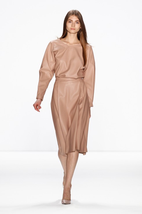 Hien Le Show - Mercedes-Benz Fashion Week Autumn/Winter 2014/15